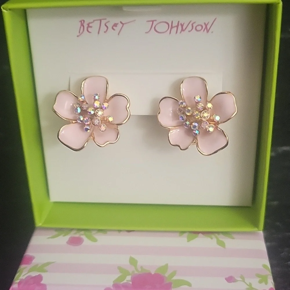 NIB Betsey Johnson Pierced Earrings Pink Flower Crystals Leverback Closure 1" - Picture 3 of 8